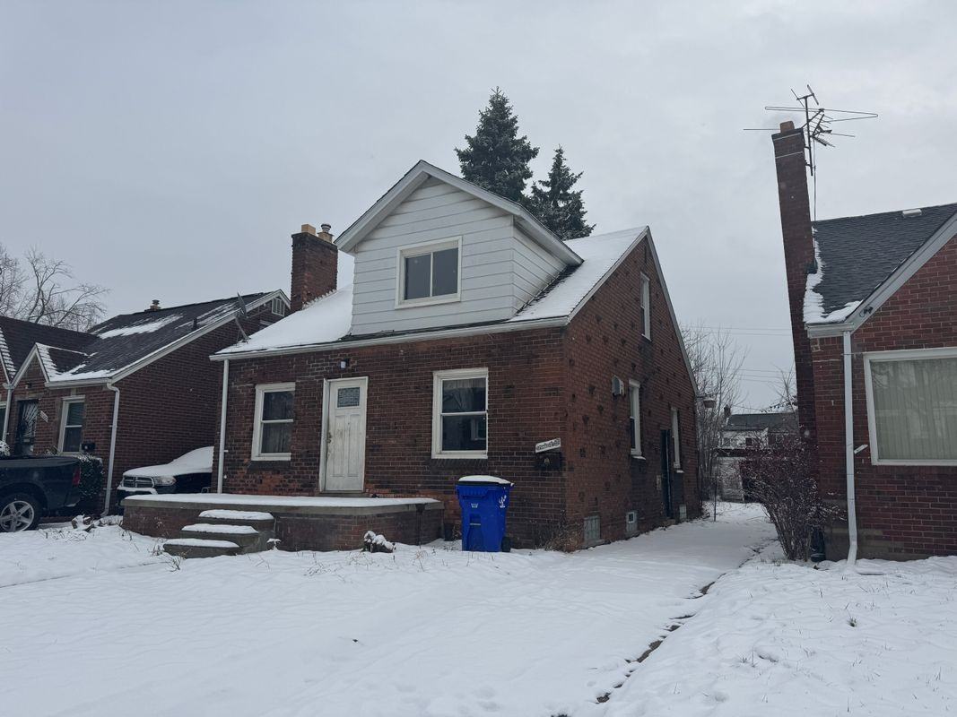 11092 Engleside Street - Photo 2 of 3