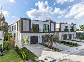 featured image of 1121 Ne 17th Ave