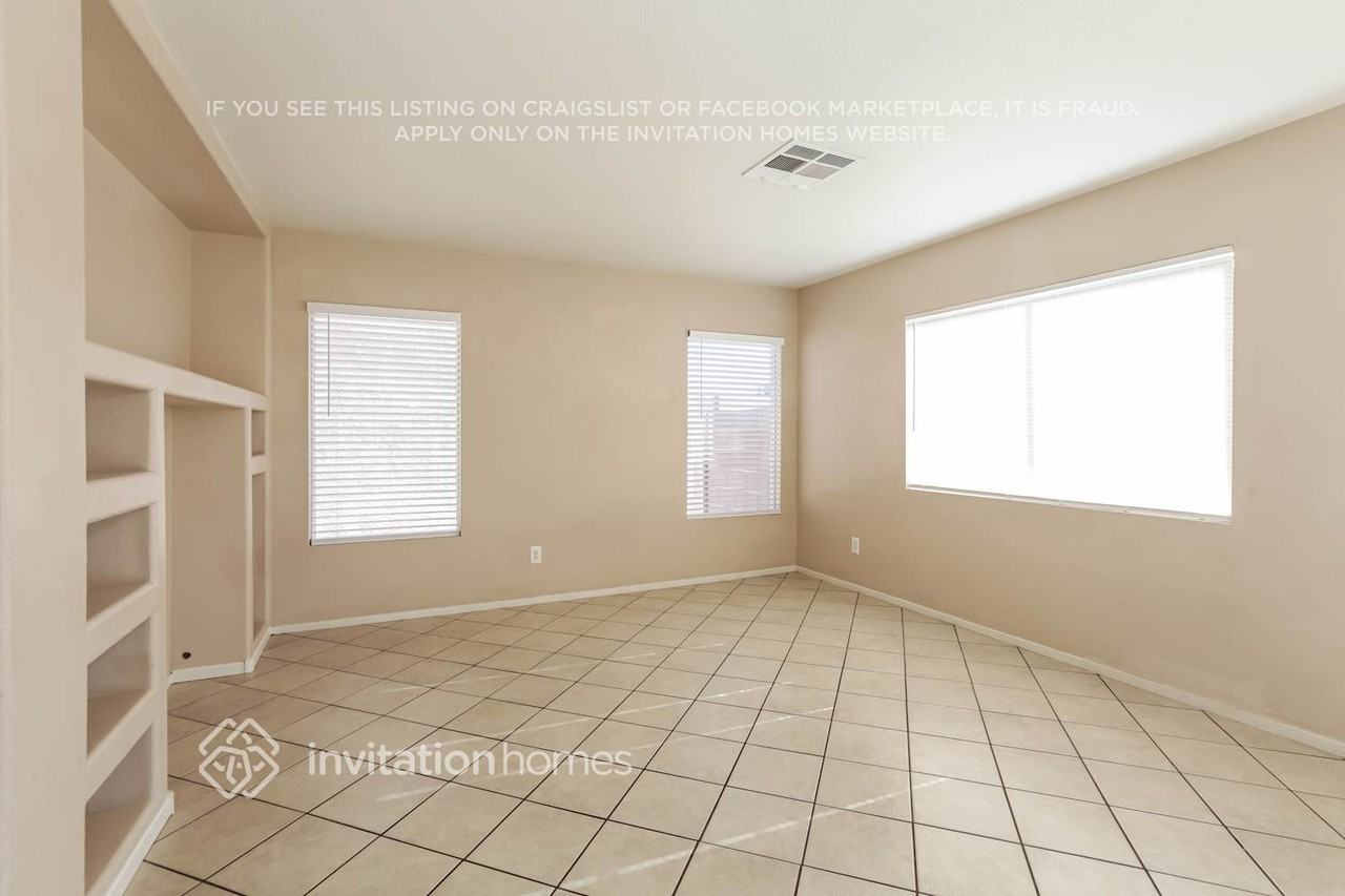 4423 Scarlet Sea Ave - Photo 4 of 18