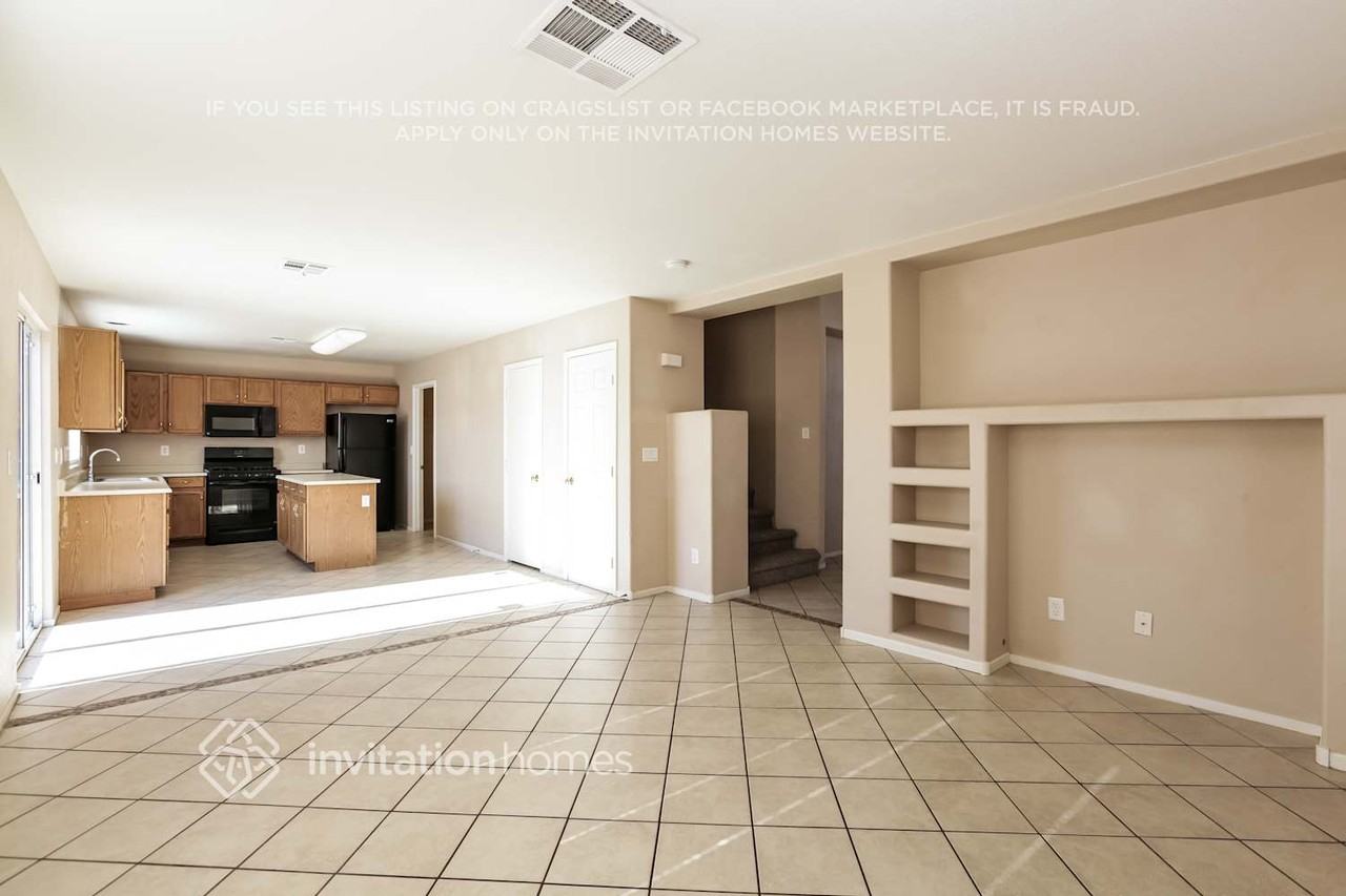 4423 Scarlet Sea Ave - Photo 5 of 18