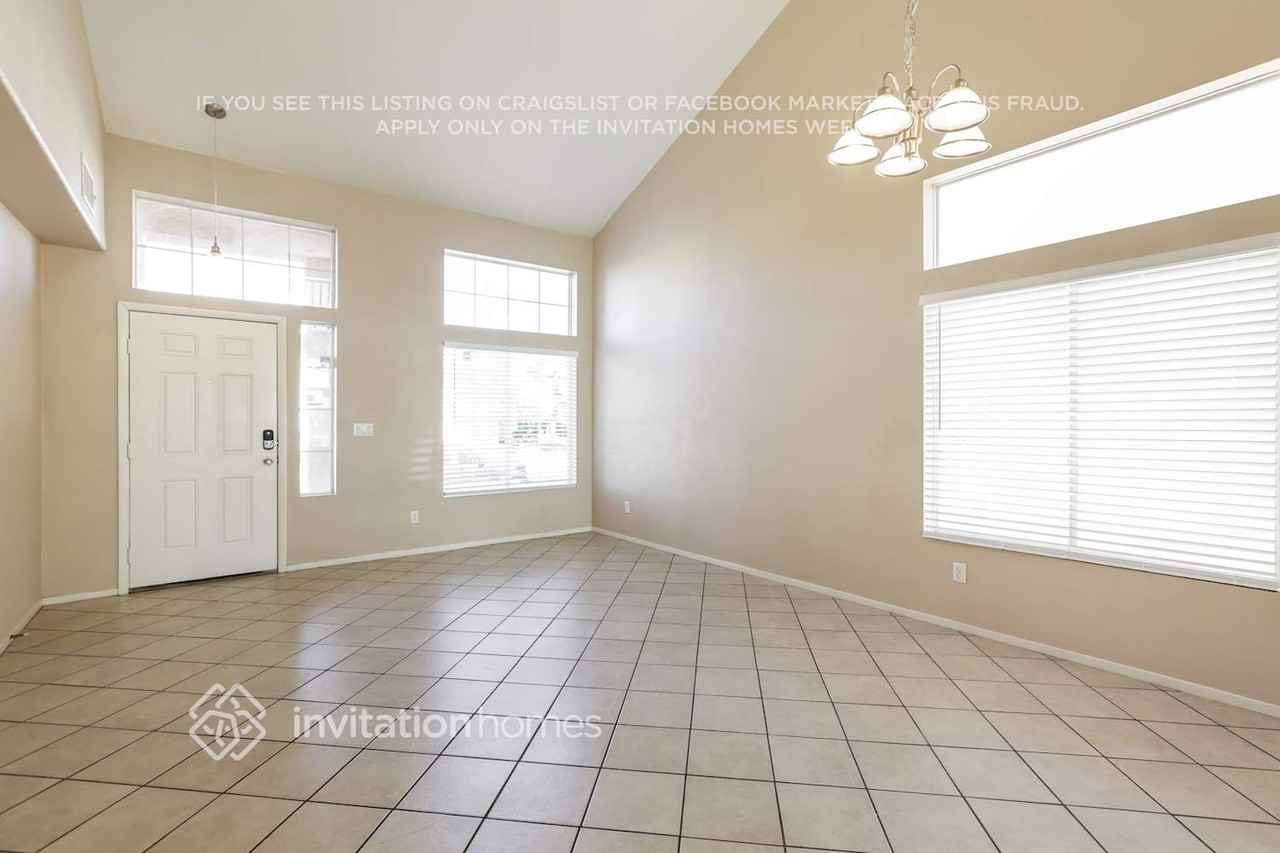 4423 Scarlet Sea Ave - Photo 6 of 18