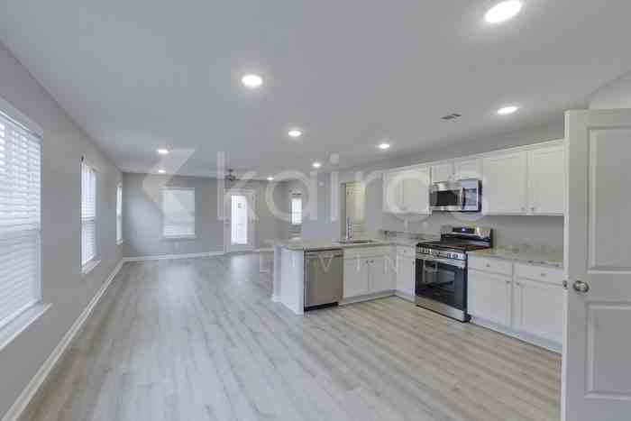 394 Angela Street - Photo 2 of 20