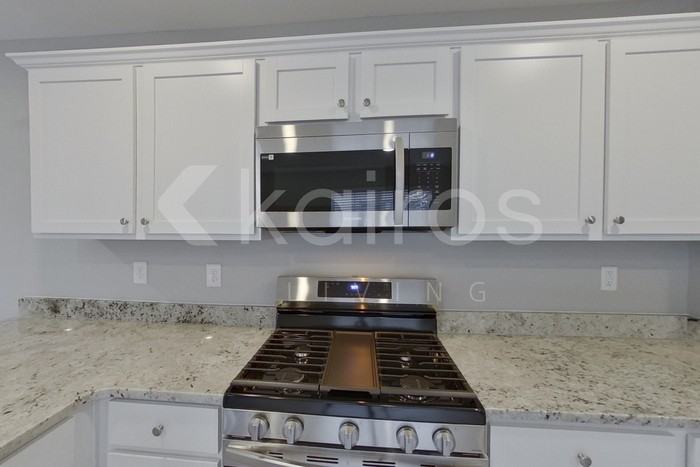 394 Angela Street - Photo 7 of 20