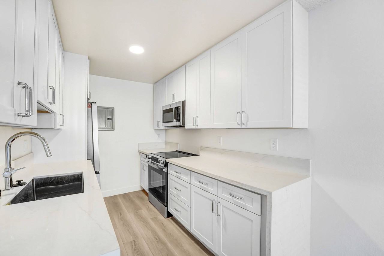 9400 Exposition - Photo 3 of 50