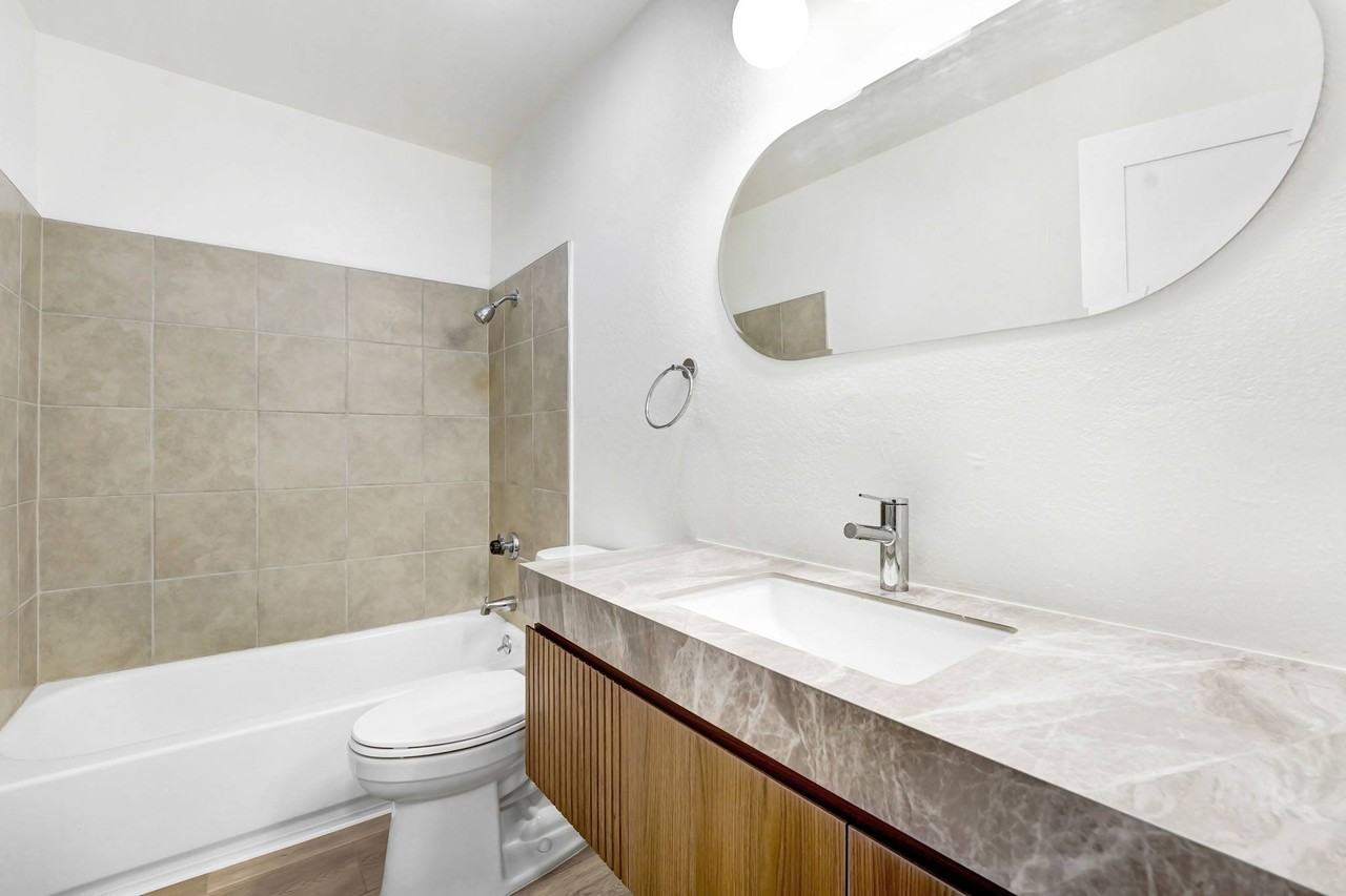 9400 Exposition - Photo 7 of 50