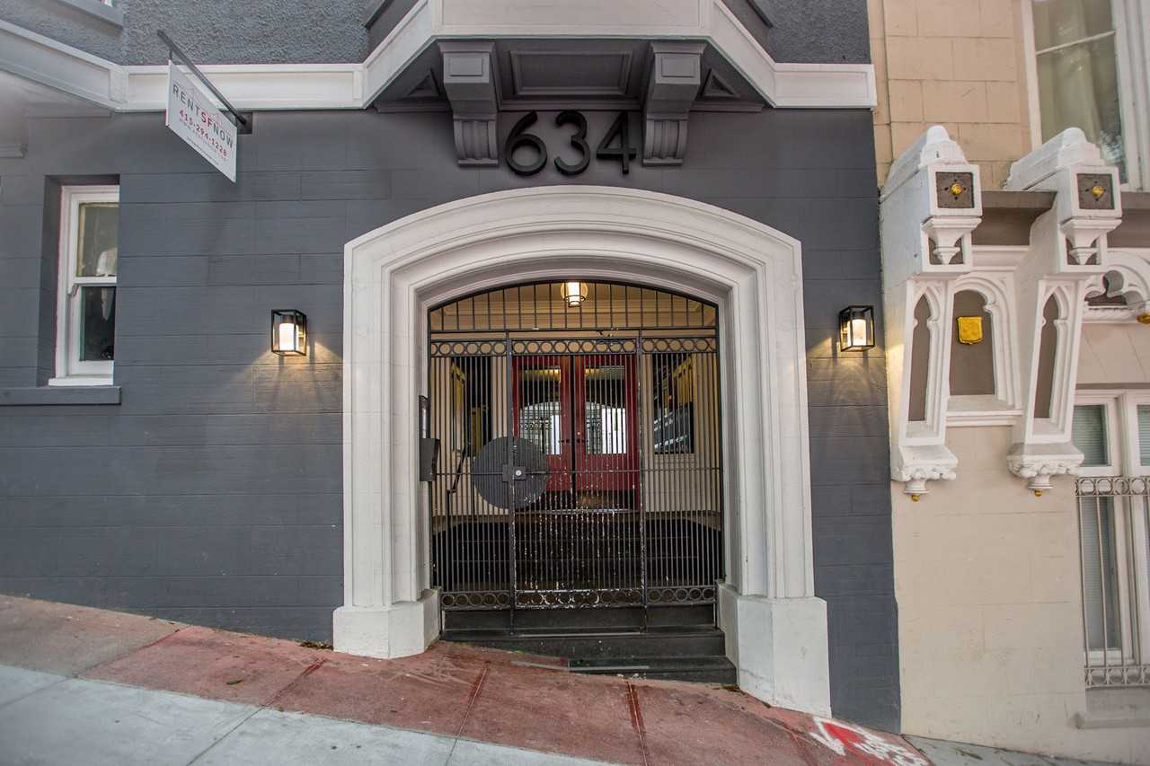 634 Powell - Photo 2 of 4
