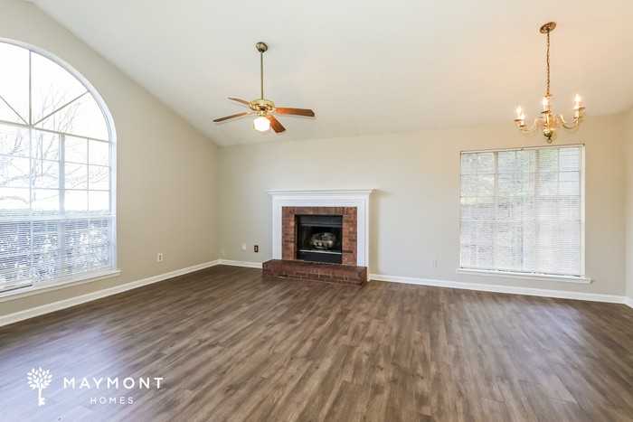 1711 Hearthstone Way - Photo 3 of 11