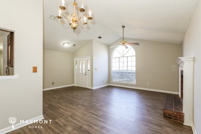 1711 Hearthstone Way - Photo 4 of 11