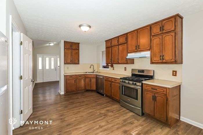 1711 Hearthstone Way - Photo 5 of 11