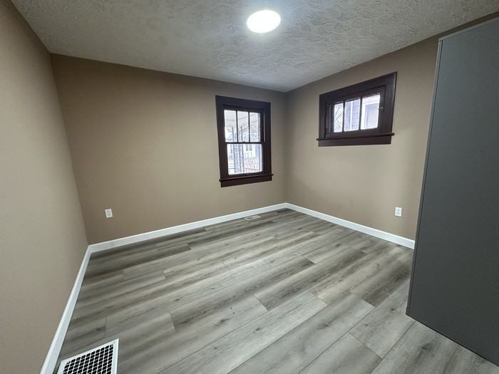 2157 Sugar Grove Avenue - Photo 6 of 14