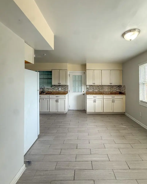 20744 Br #980 - Photo 7 of 10