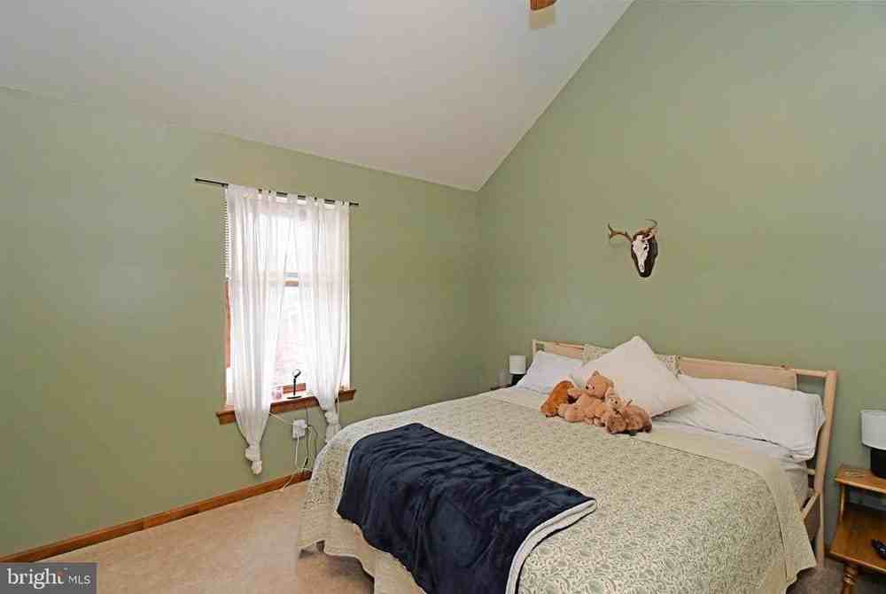 601 W Market St - Residences - Photo 6 of 10