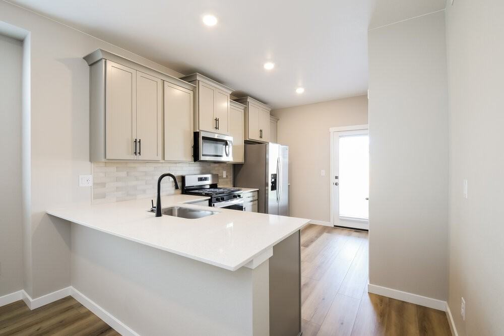 9468 Yampa St - Photo 7 of 16