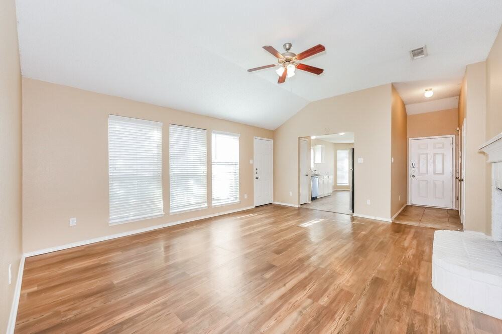 309 Willowstone Trl - Photo 3 of 16