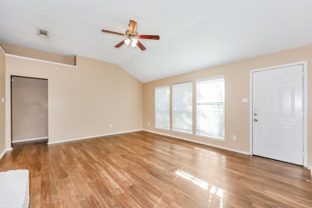 309 Willowstone Trl - Photo 5 of 16