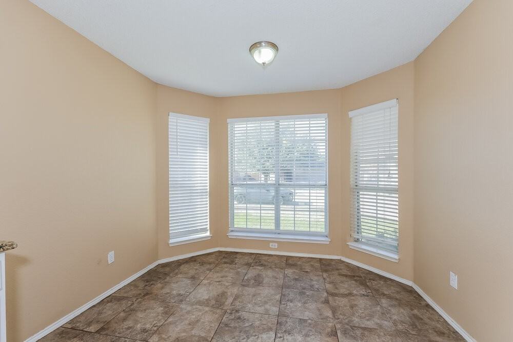 309 Willowstone Trl - Photo 6 of 16