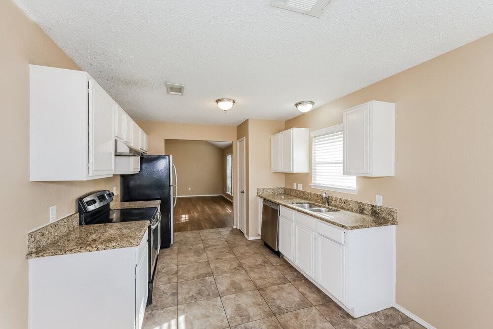 309 Willowstone Trl - Photo 7 of 16