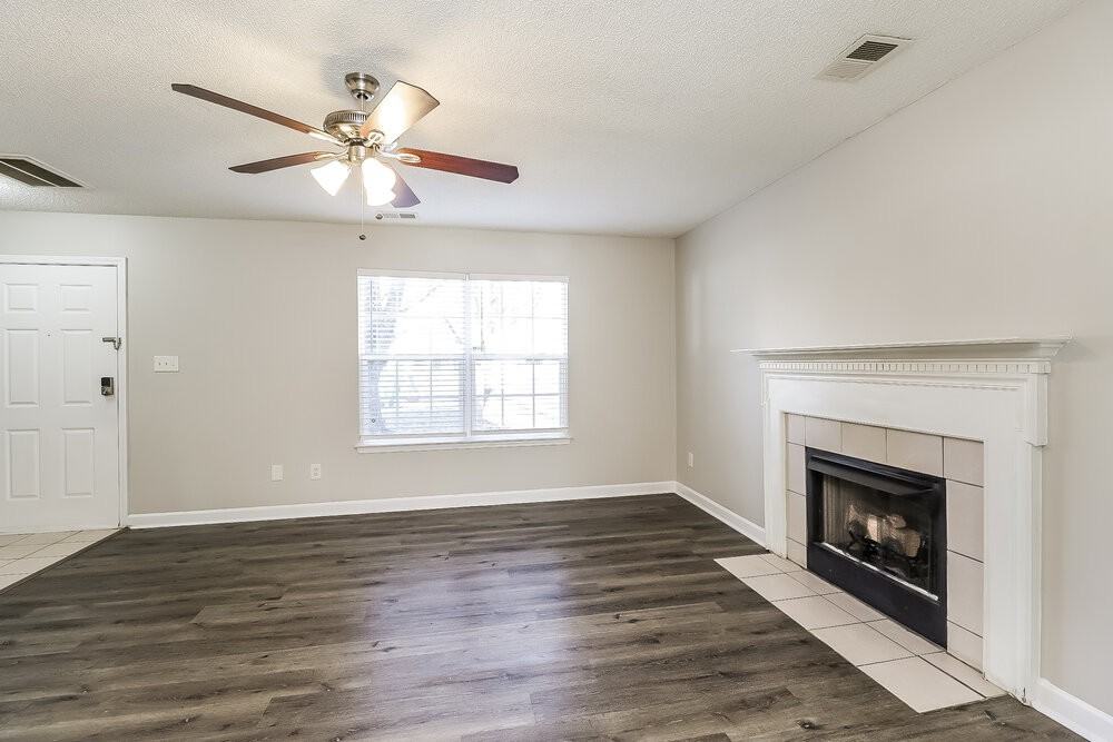 1833 Cagney St - Photo 5 of 17