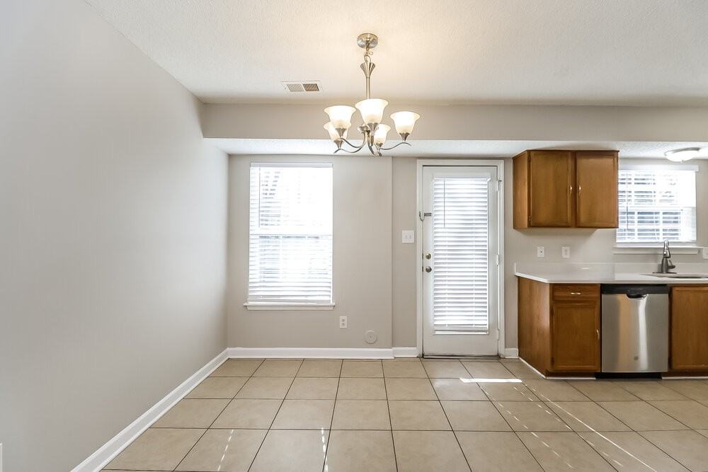 1833 Cagney St - Photo 7 of 17