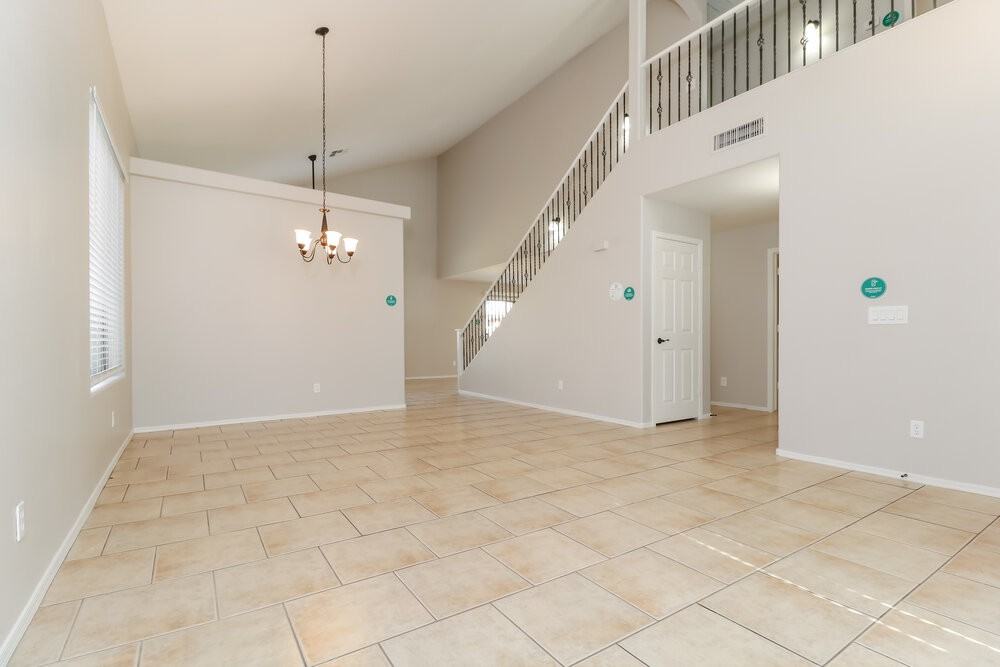 8216 W Globe Ave - Photo 4 of 17