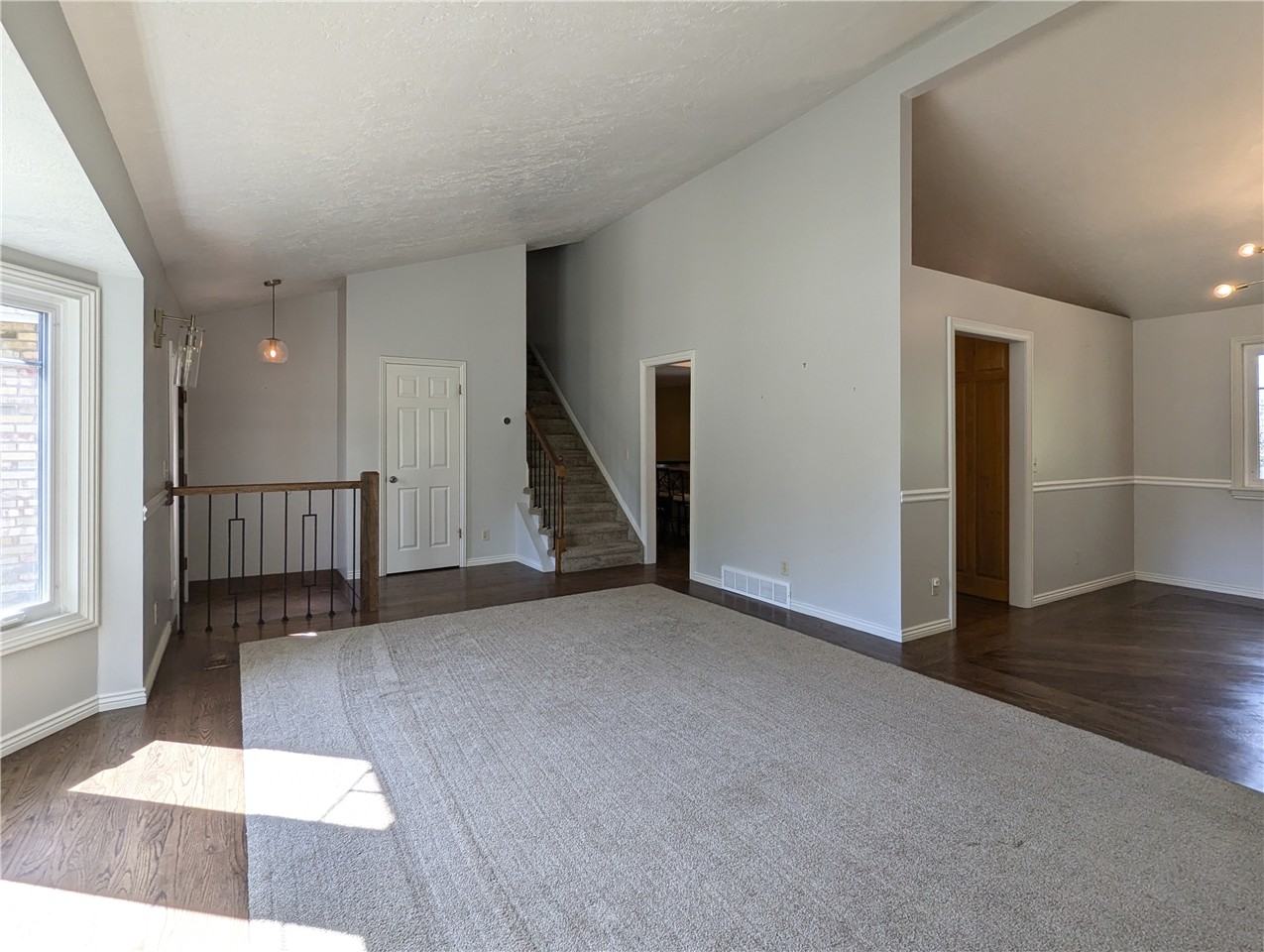 2087 East Sandy Circle - Photo 4 of 35