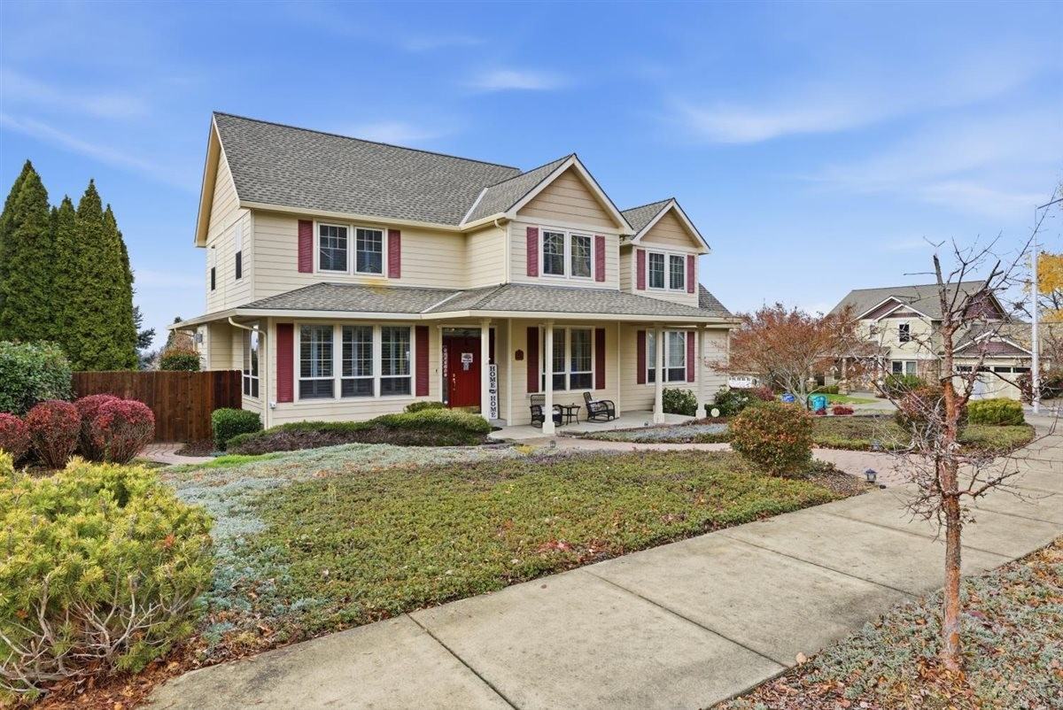 69 Greenmoor Drive #1 - Photo 3 of 39