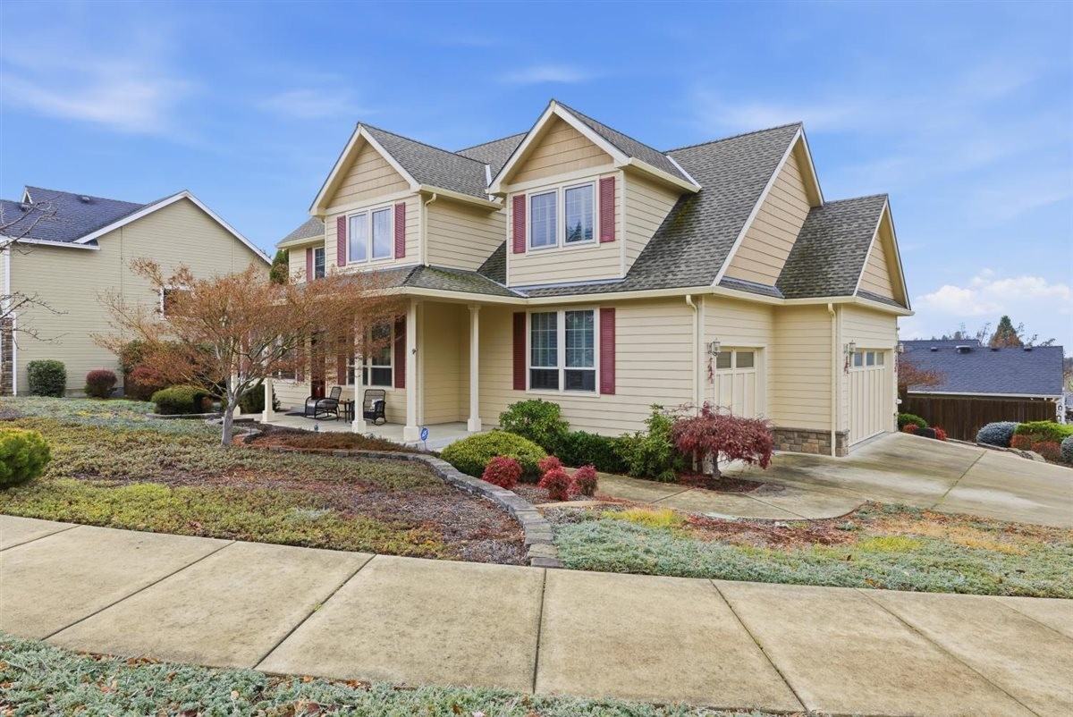 69 Greenmoor Drive #1 - Photo 4 of 39