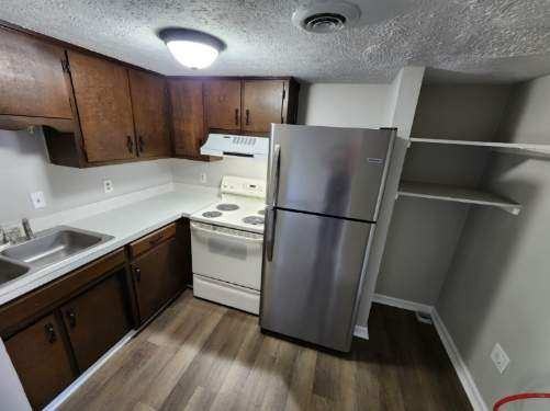 126 Cardinal Dr #4 - Photo 4 of 10