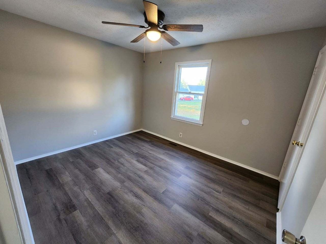 126 Cardinal Dr #4 - Photo 7 of 10