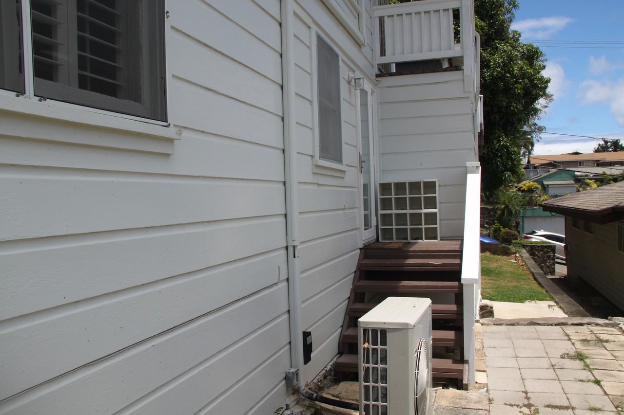 1638 Alencastre Street #1 - Photo 4 of 15