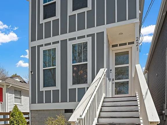 221 Hillcrest Drive #1 - Photo 3 of 36