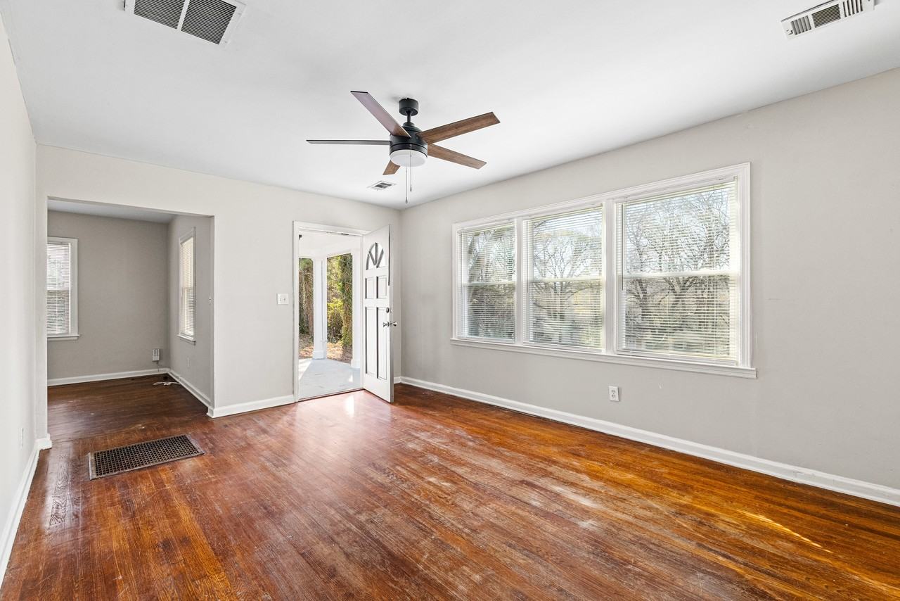 1850 Hillsdale Dr #1 - Photo 5 of 27