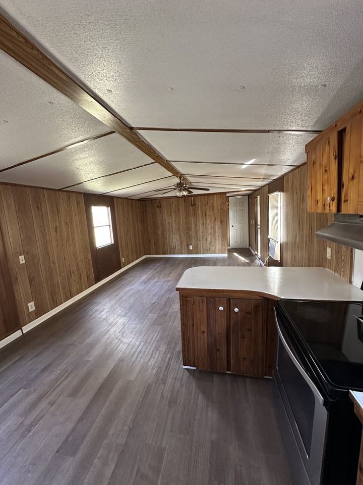 130 Dakota Dr - Photo 2 of 10