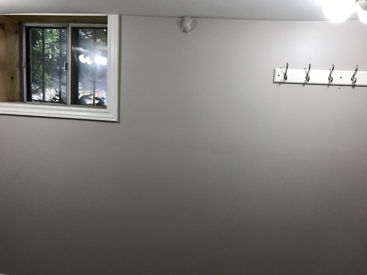 1082 College St - Photo 2 of 9