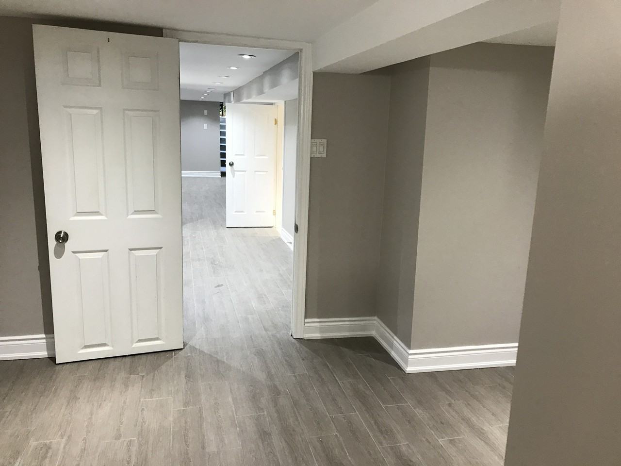 1082 College St - Photo 4 of 9