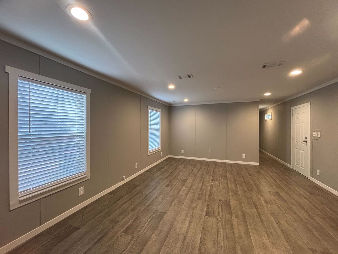 116 East Semands Street - Photo 6 of 25