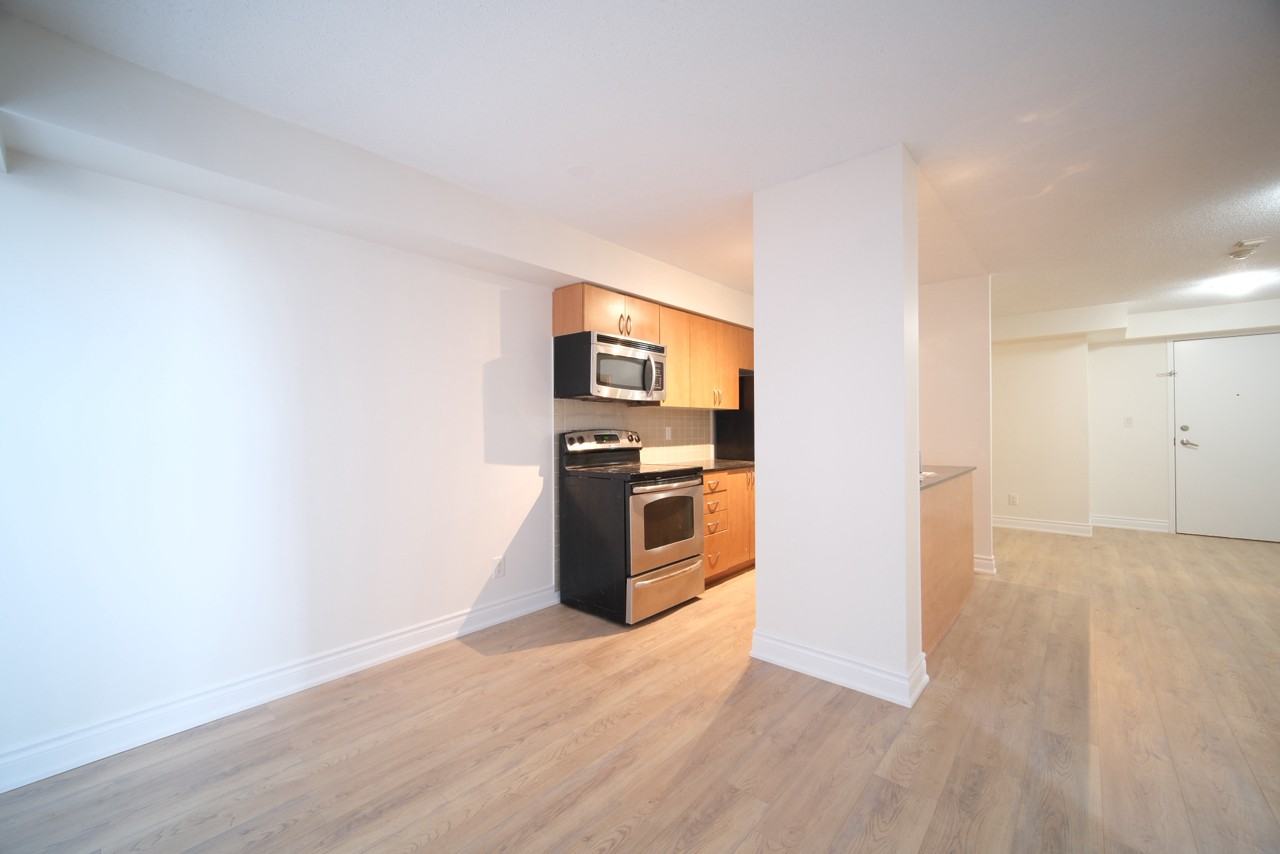 801 Sheppard Ave W - Photo 7 of 14