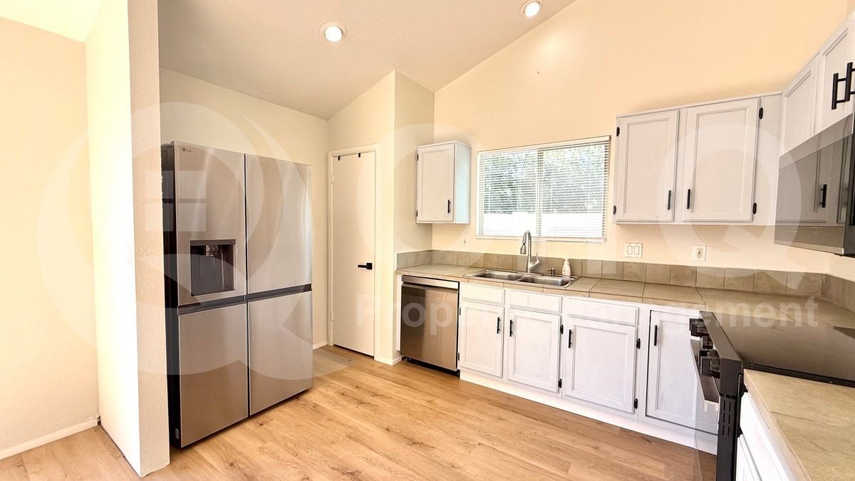 19230 North 5th Street - Photo 3 of 19