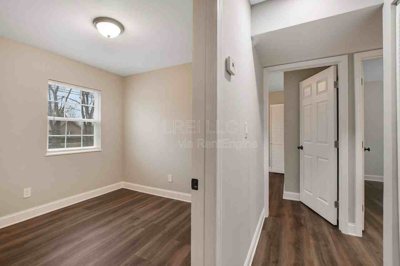 10501 Millers Lane - Photo 5 of 13