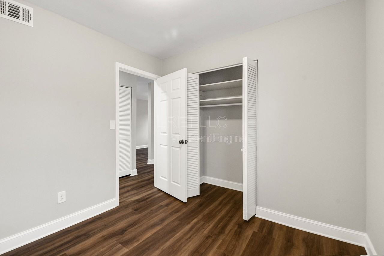 10501 Millers Lane - Photo 6 of 13