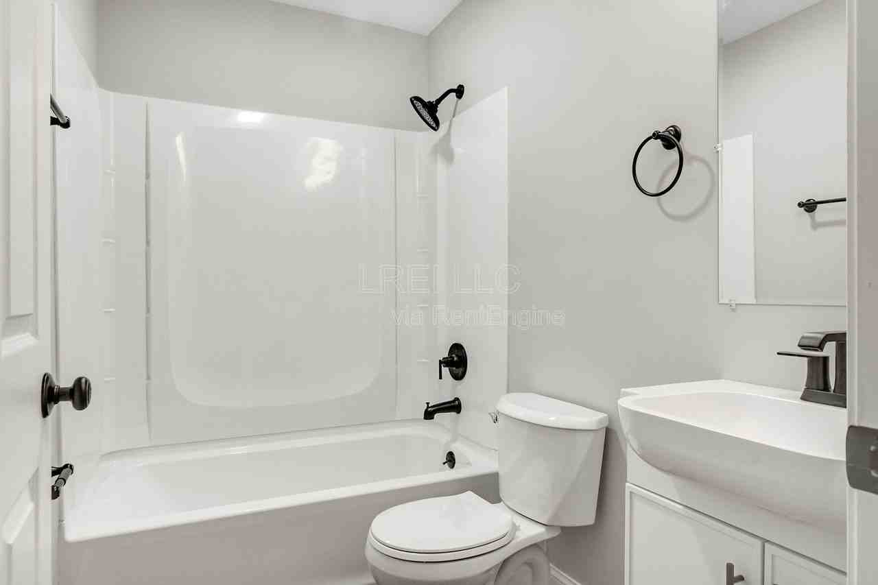 10501 Millers Lane - Photo 7 of 13