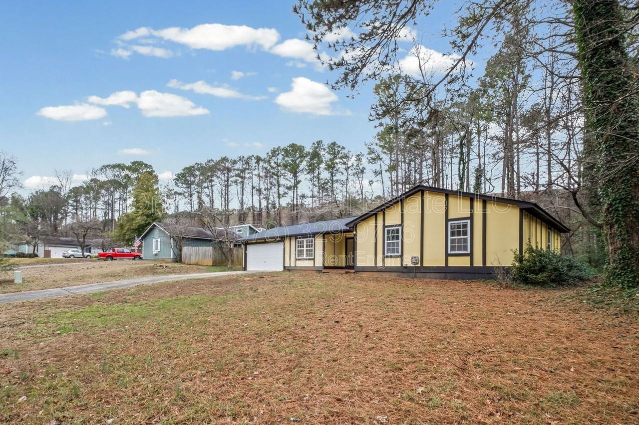 4149 Oak Ferry Drive Northeast - Photo 2 of 30