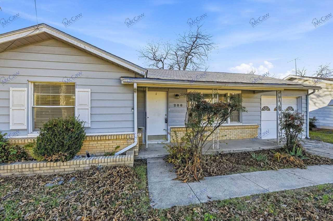 208 Westfork Dr - Photo 2 of 22