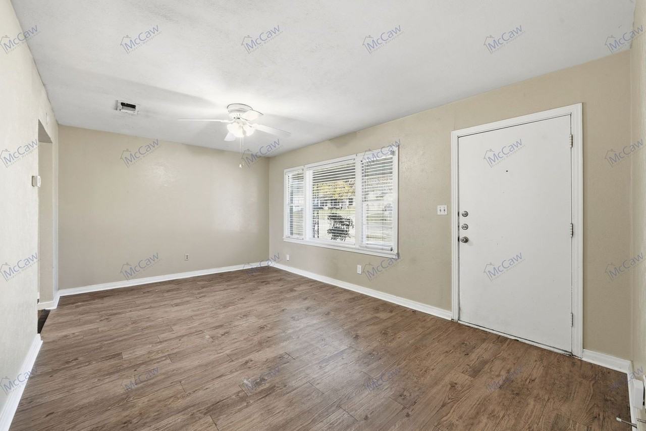 208 Westfork Dr - Photo 4 of 22