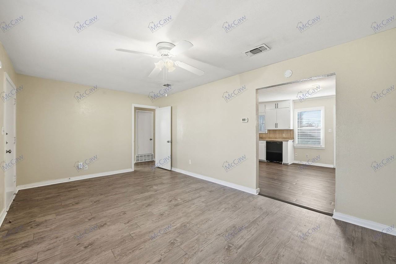 208 Westfork Dr - Photo 5 of 22