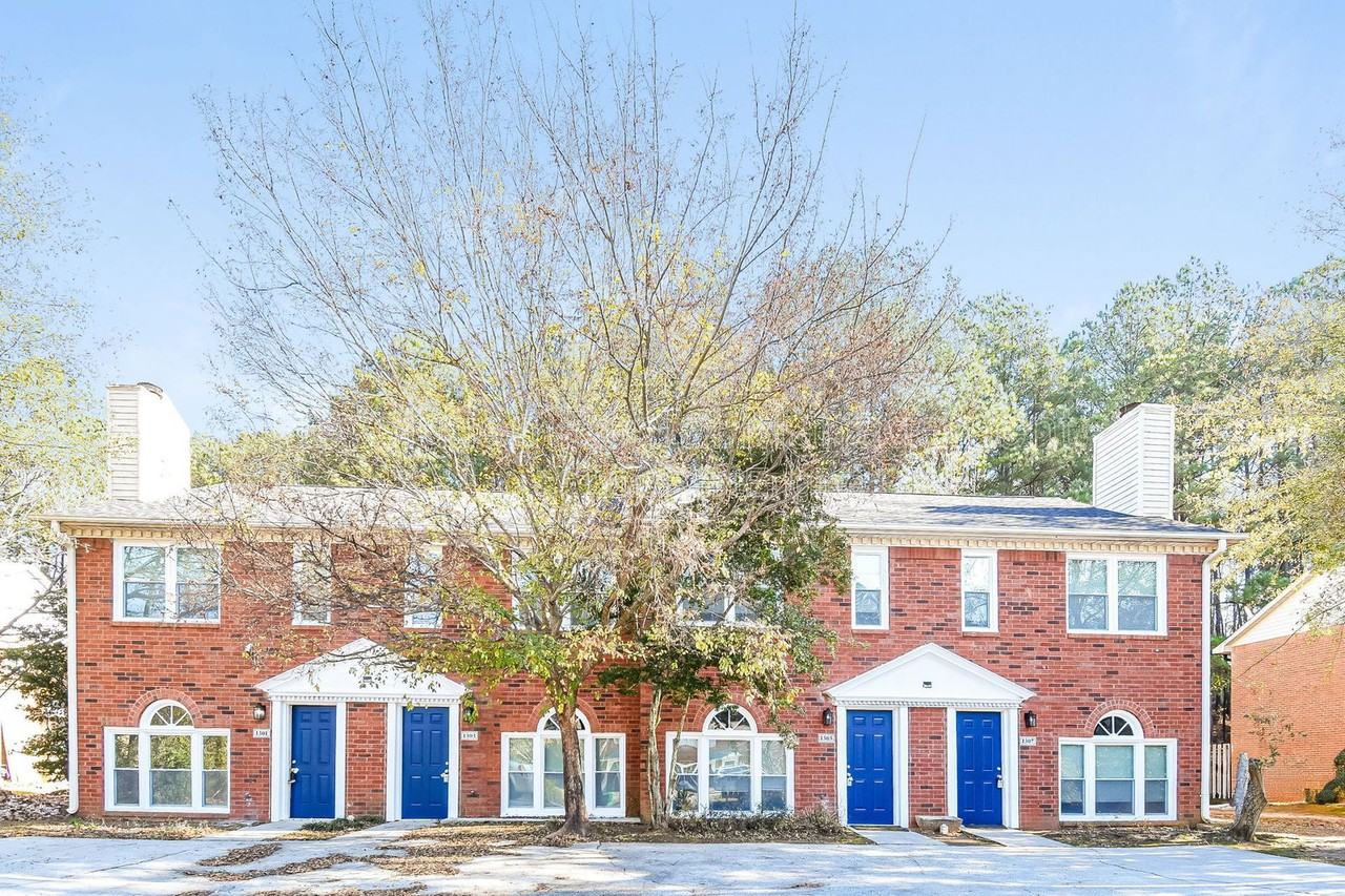 1301 Sweet Pine Drive - Photo 4 of 26