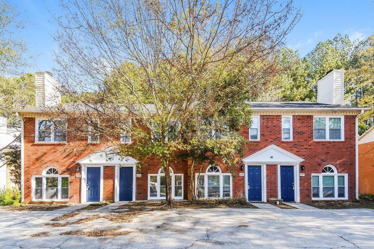 1303 Sweet Pine Drive - Photo 4 of 17