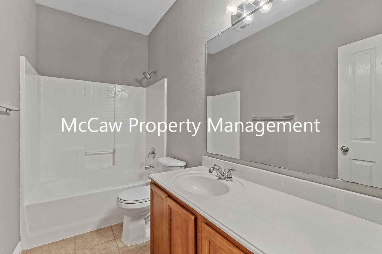 604 Creekside Drive - Photo 7 of 20