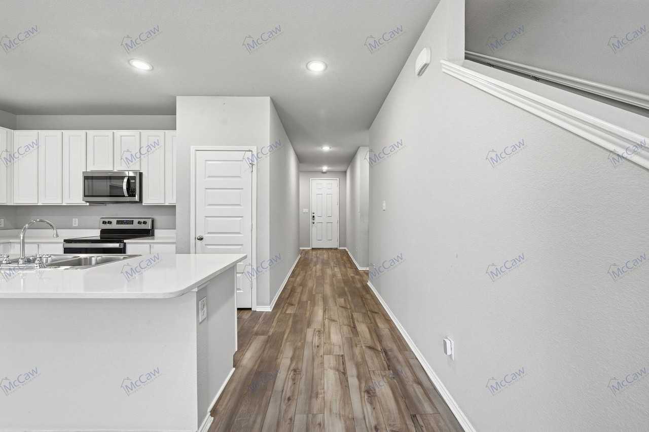 8005 Gangway Drive - Photo 3 of 25