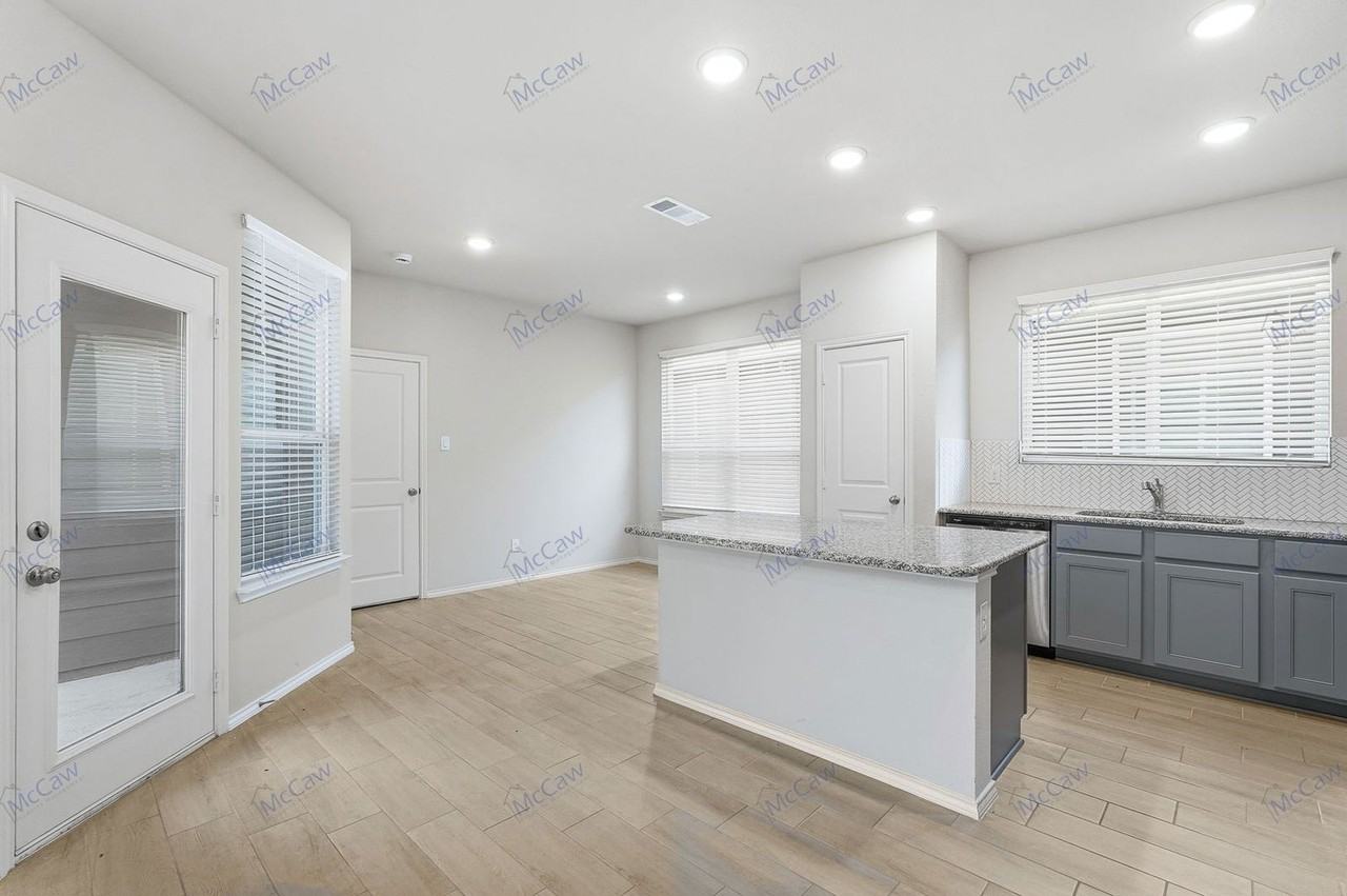 7041 Helena Hill - Photo 5 of 24